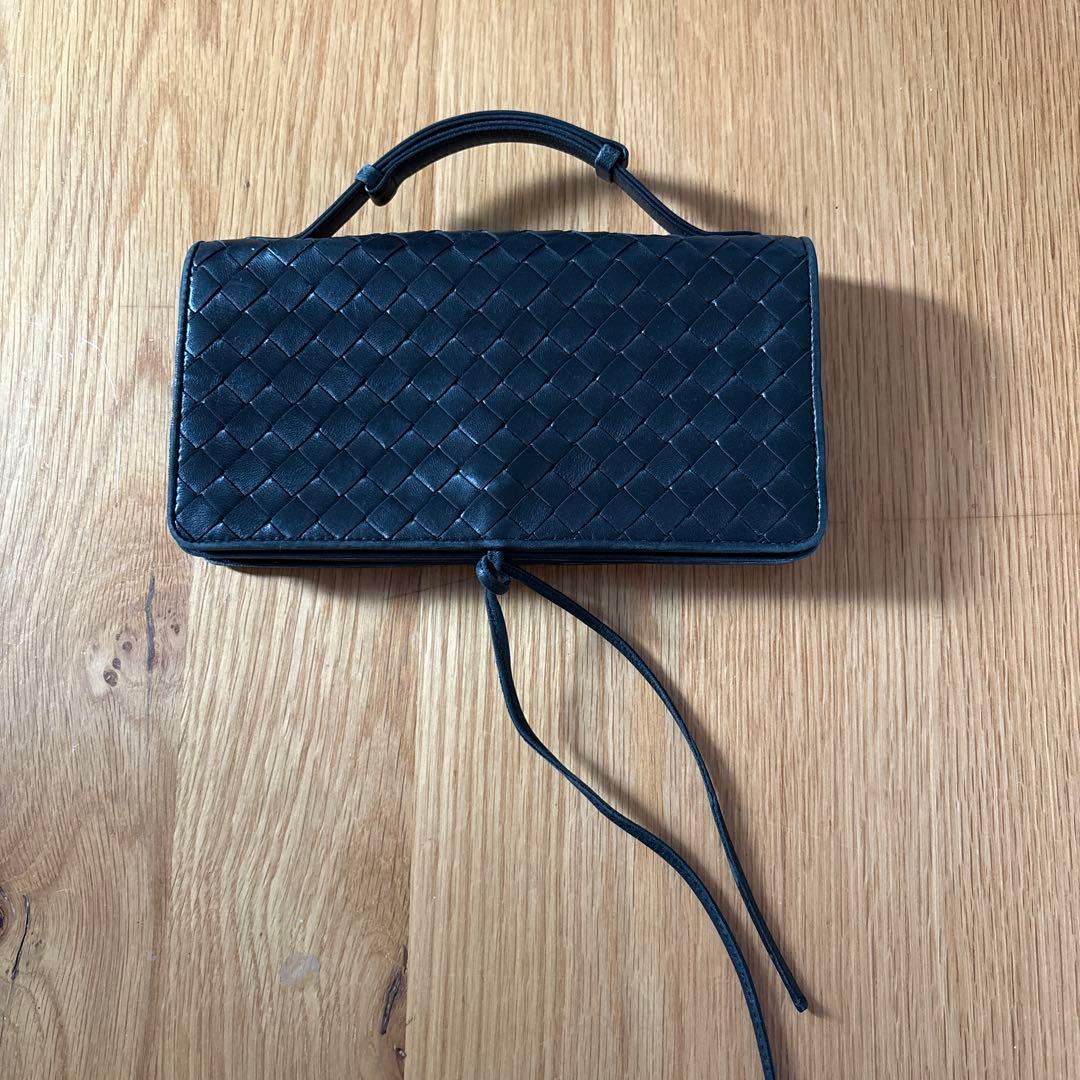 BOTTEGA VENETA 編み込みブラックパーティーバッグ