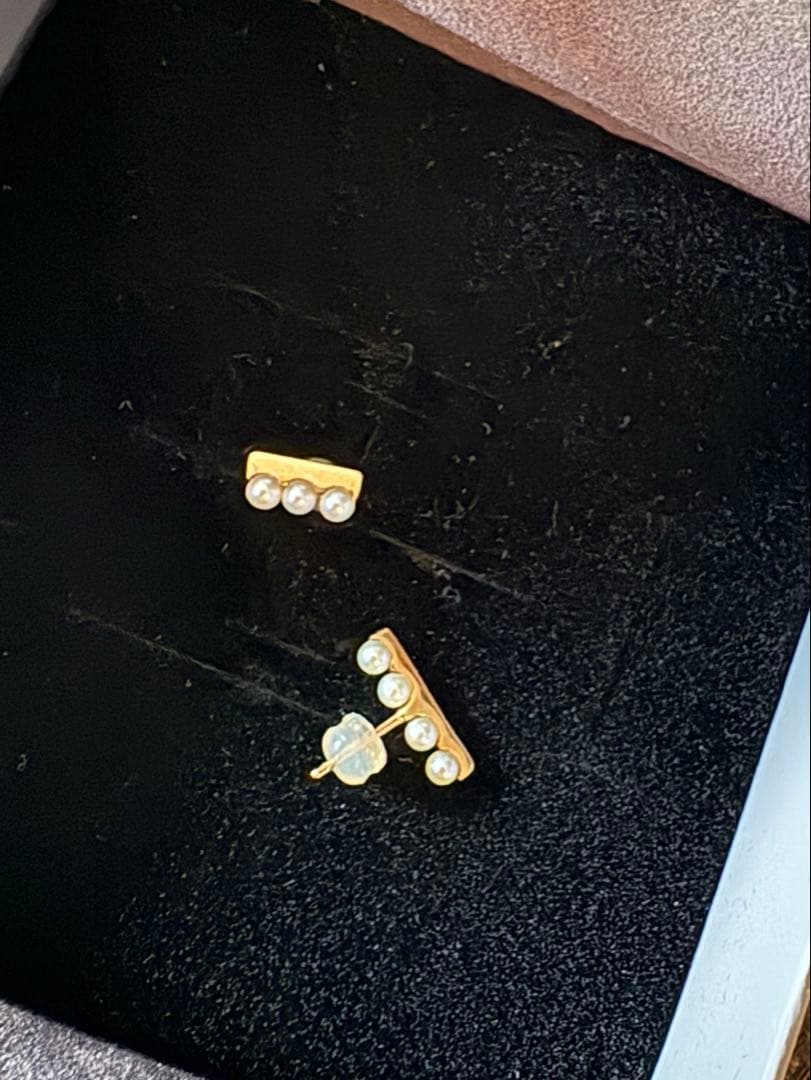 BELUGA アコヤパール ピアス２個　セット