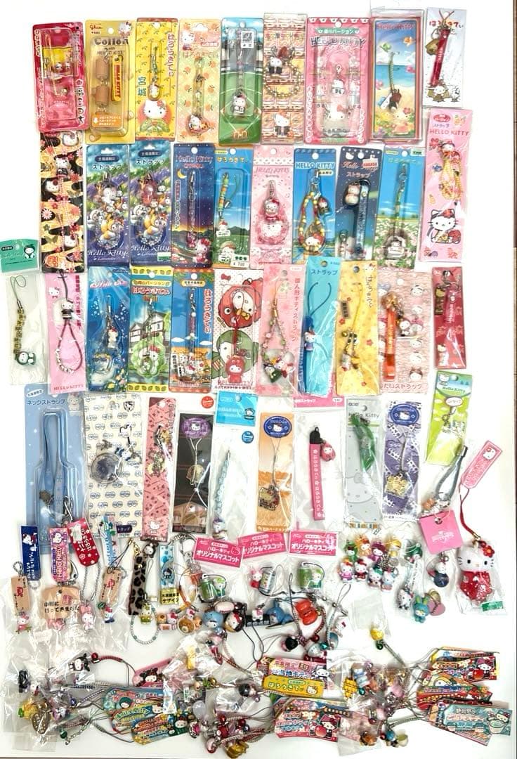 サンリオ　ハローキティ　ご当地　根付け　ストラップ　まとめ売り　合計131個