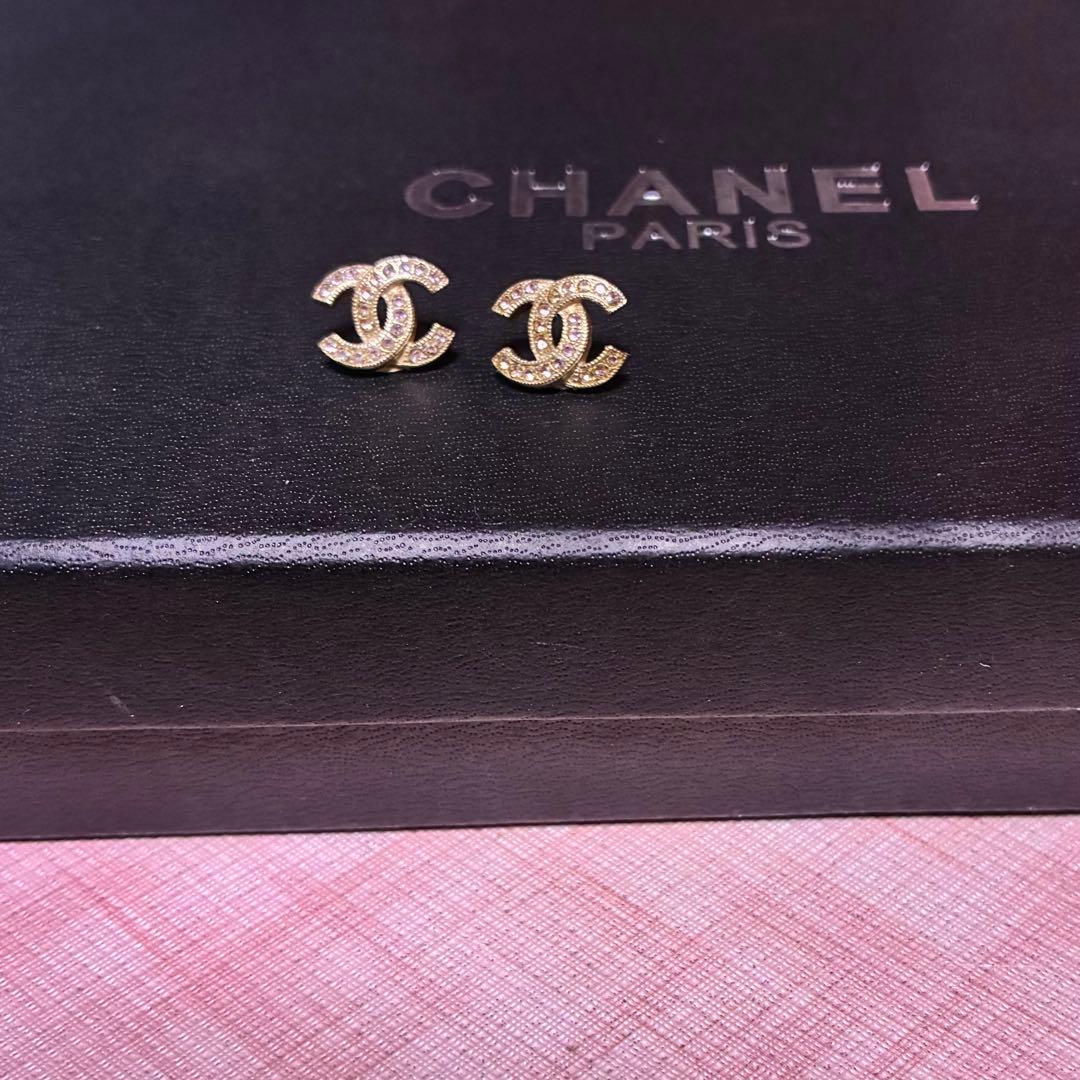 CHANEL【正規品】ゴールドピアス