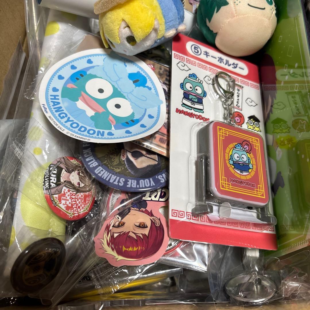 ジャンルごちゃまぜ　まとめ売り　約500点ほど　缶バッジ　鬼滅　うたプリ