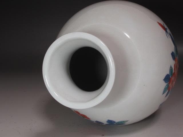 ★　13代　今右衛門　錦花瓶　コントラストの美しい一品です★x385