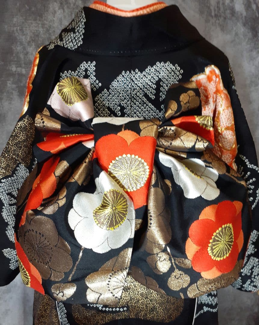 【総絞り振袖】人気の黒 格式高い黒の総絞り金駒刺繍 黒地梅刺繍 袋帯フルセット