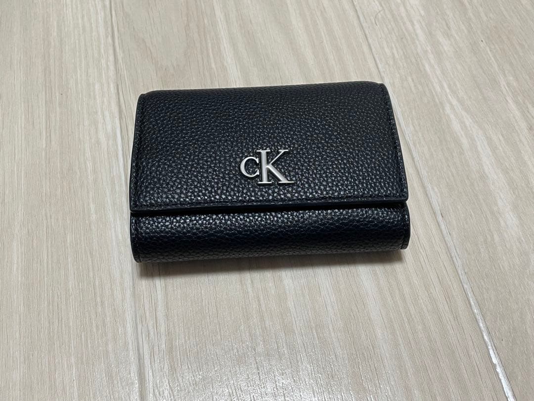 【新品未使用】  2つ折りジッパー財布