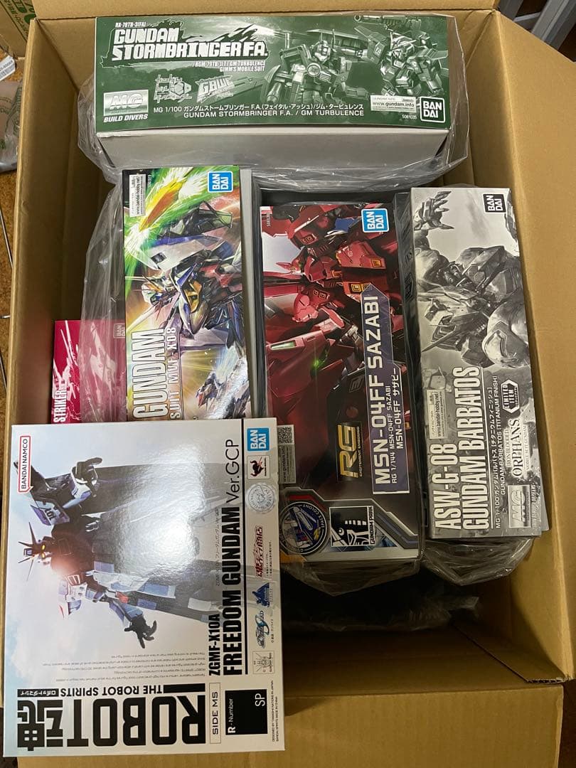 ガンプラ5種、フィギュア1種　まとめ売り