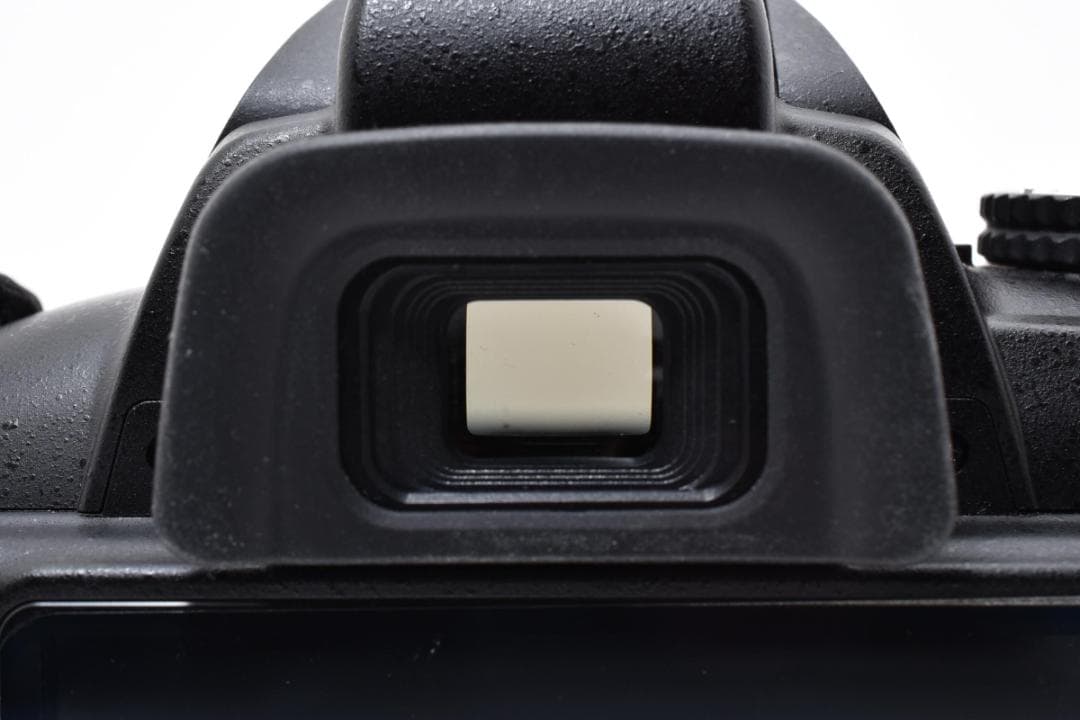 ★撮影枚数2,806枚・超美品★ ニコン D3000 ボディ #21223