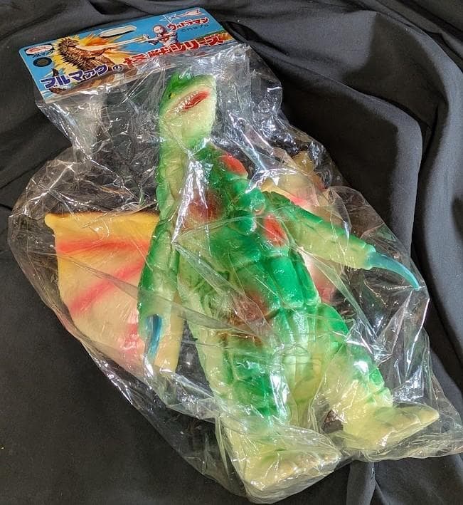 ジャイアント ドラコ「ウルトラマン」怪獣（ブルマァク復刻）蓄光版ソフビフィギュア