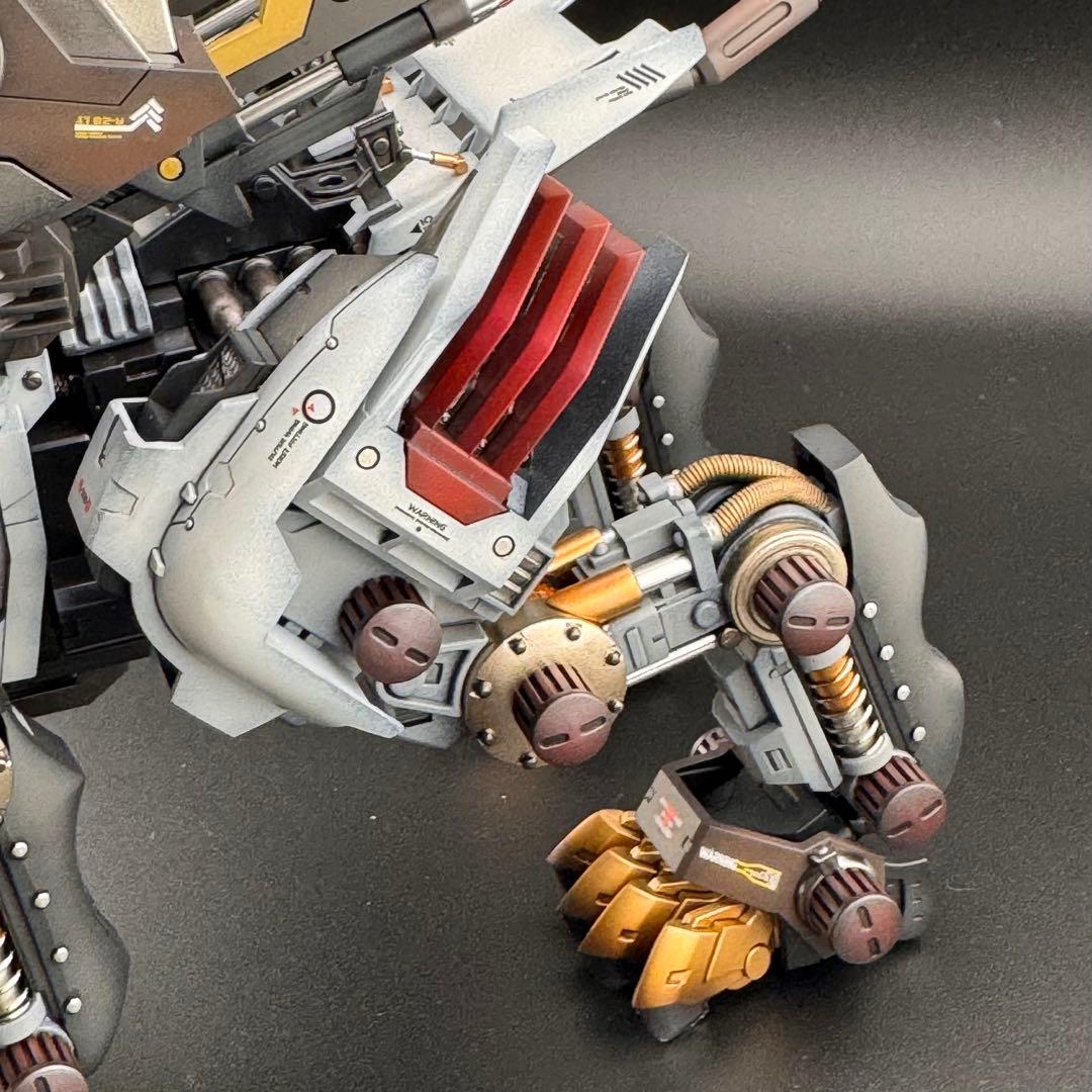 コトブキヤ ゾイド HMM ブレードライガー 全塗装 完成品