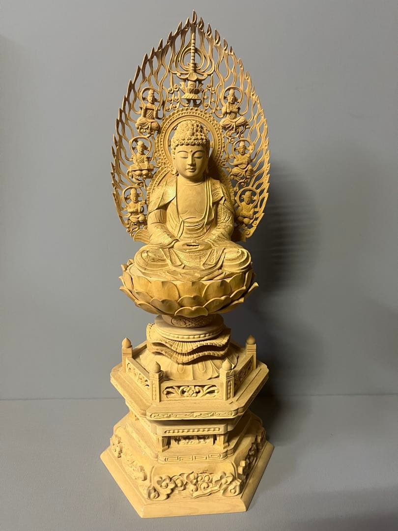 柘植　木彫　座釈迦　六角台座付　唐草光背　金泥書　アクリルケース付　27