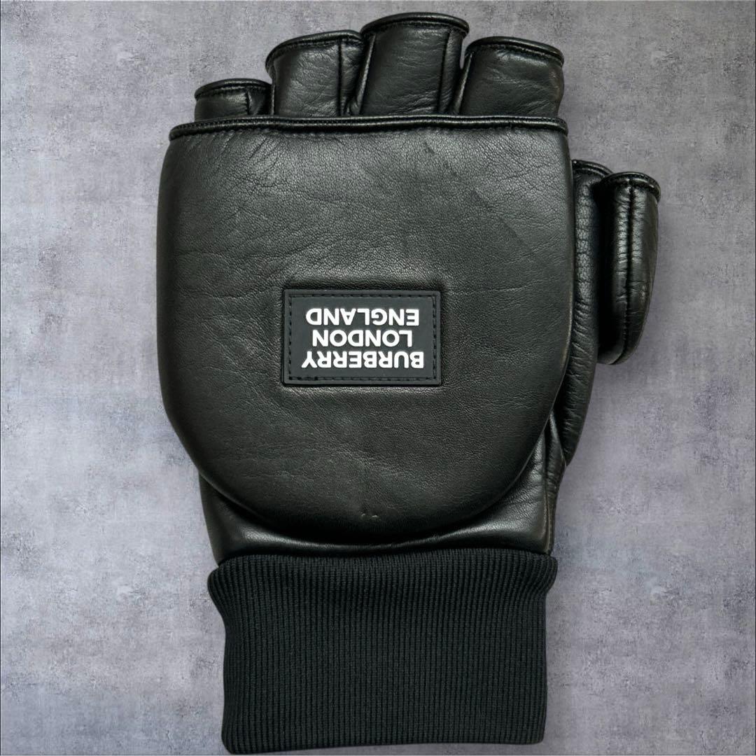 極美品　BURBERRYミトングローブ　オープンフィンガー　Mサイズ