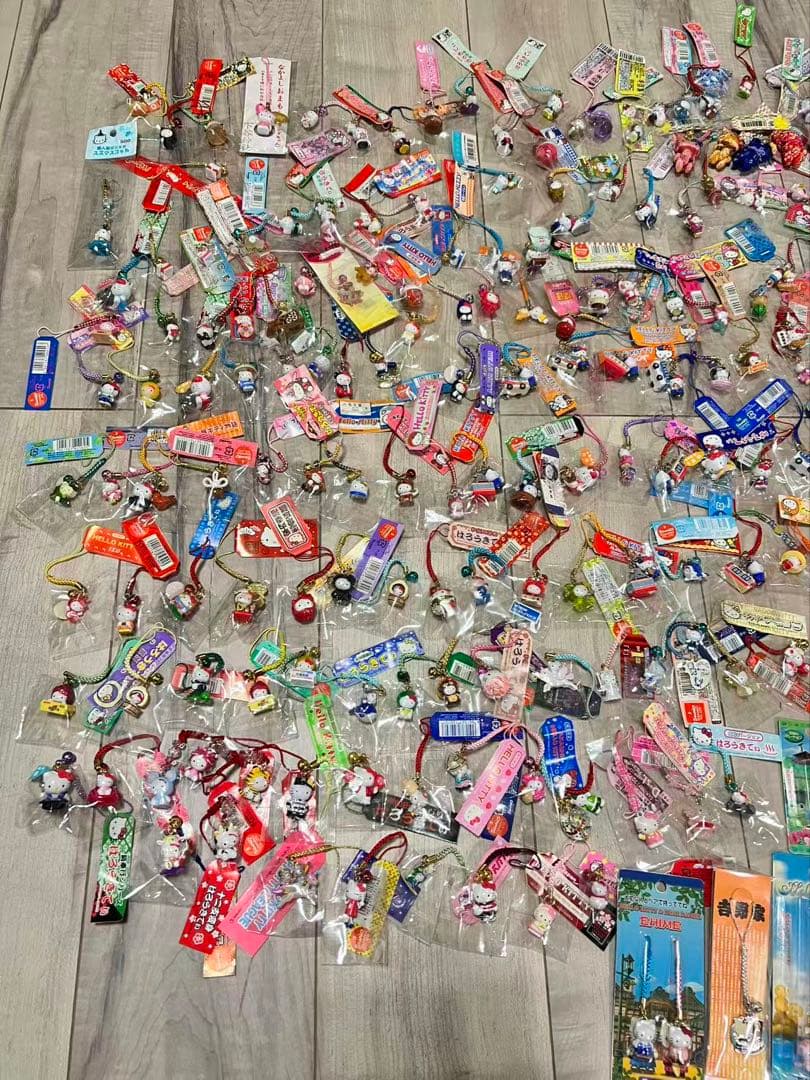 ヒ*マ様 ご当地ハローキティストラップまとめ売 225点