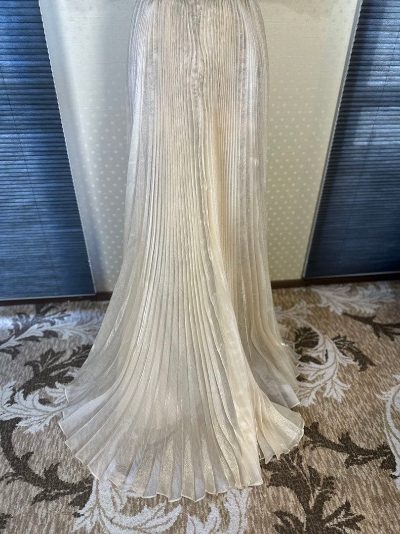 ★要プロフ確認★あなばら いづみ様 スパンコール装飾のシルバー系ドレス