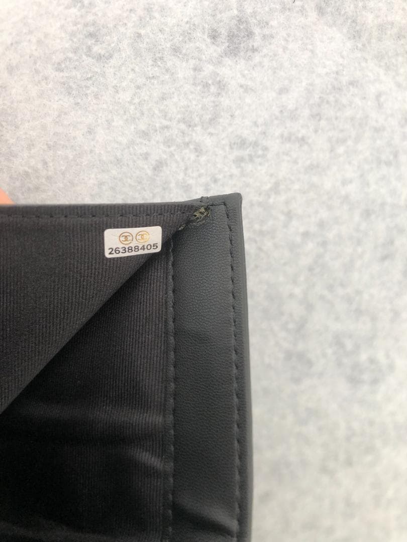 三つ折財布　ロゴレディース　バッグ　財布　ヴィンテージ　ブラック