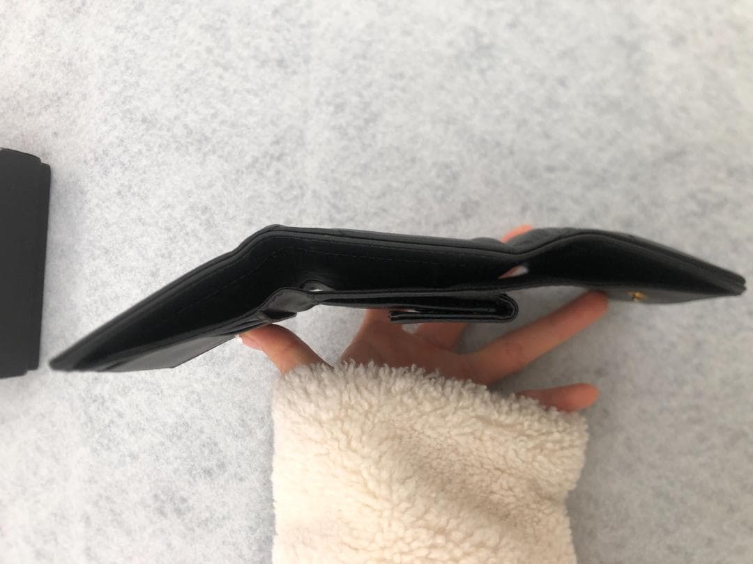 三つ折財布　ロゴレディース　バッグ　財布　ヴィンテージ　ブラック