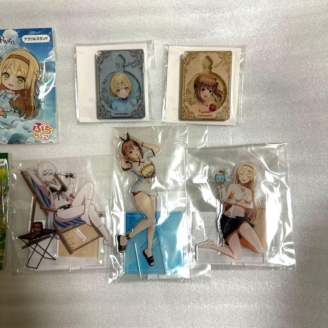 ライザのアトリエ　アクリルキーホルダー　アクリルスタンド　ポップアップストア