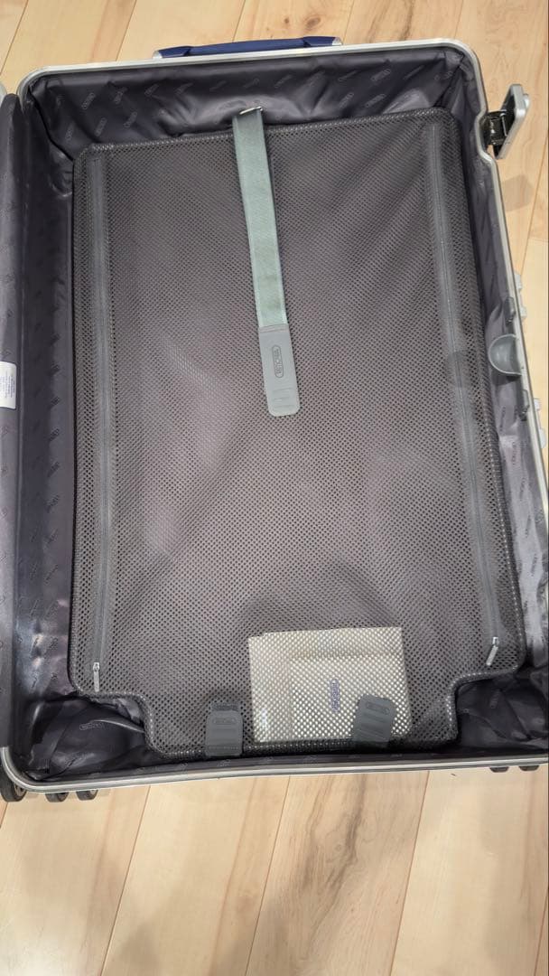 RIMOWA ネイビーキャリーケース
