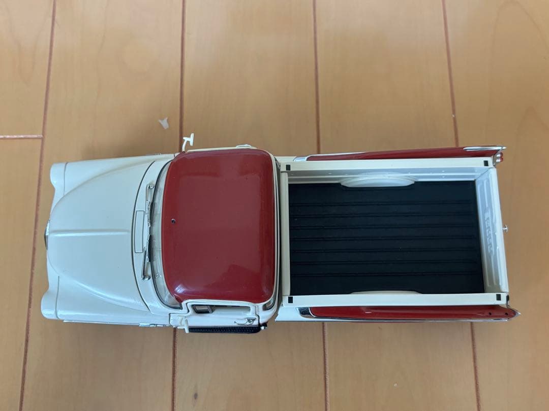 1957 DODGE SWEPTSIDE D100 ミニカー