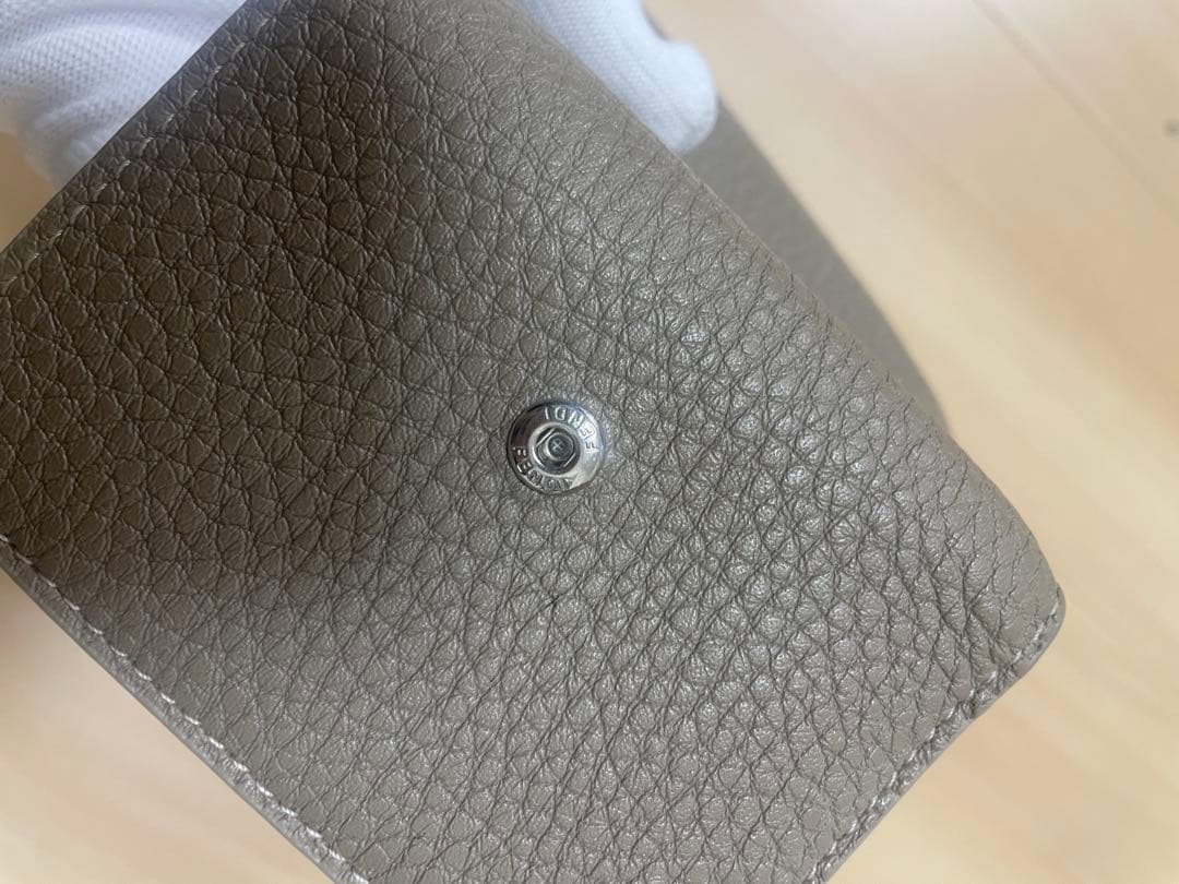 FENDI フェンディ ピーカブーマイクロ三つ折り財布セレリアグレー