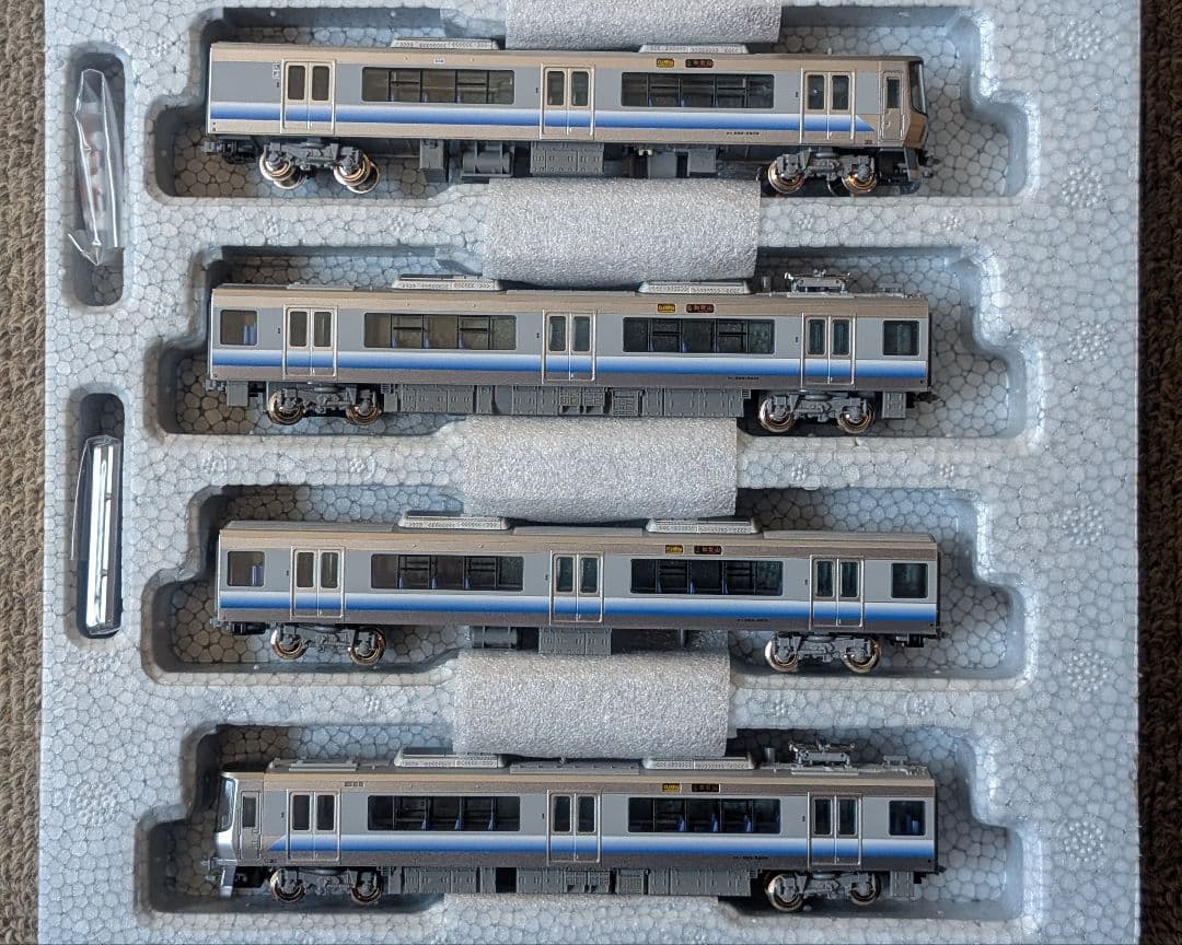 カトー 10-947 223系2500番代〈関空・紀州路快速〉タイプ 4両セット