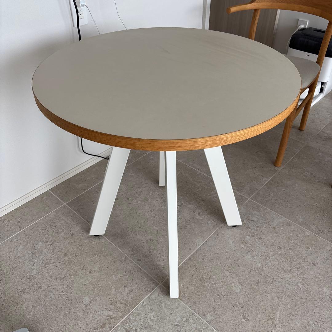 kanademono円形ダイニングテーブル グレー天板 ホワイト脚