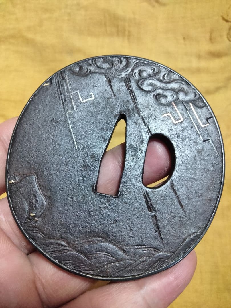 名品　鉄地大鍔　鐔(珍久　雷雨傘小僧の図)江戸時代　佐藤珍久　安親師　桑縁箱付き