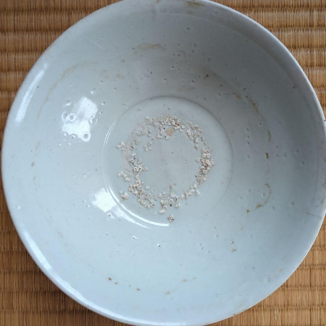 淡い青色の陶器製丸型鉢 骨董品 李朝白磁碗　骨董品　古美術