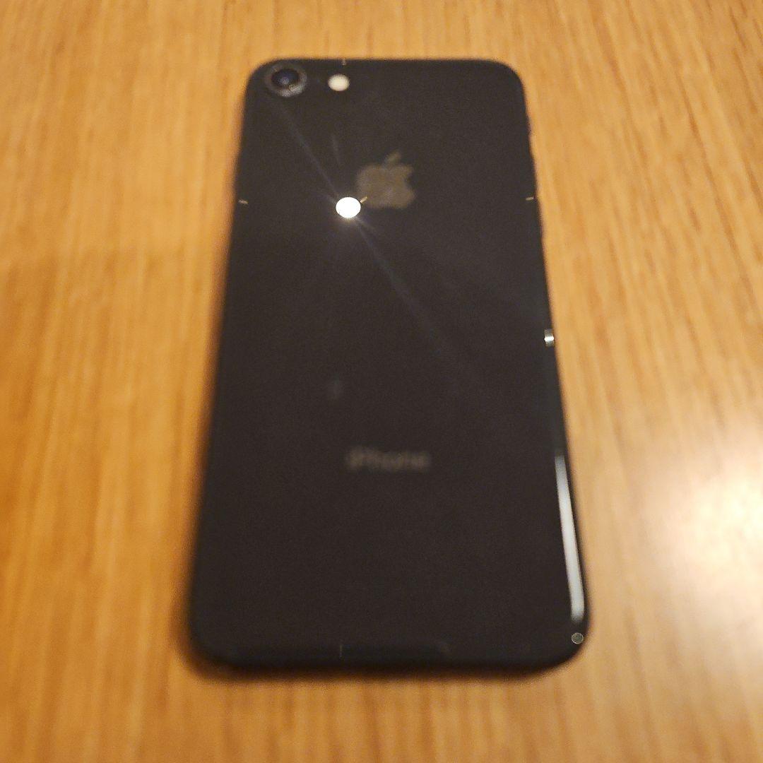 iPhone　8 64ギガ