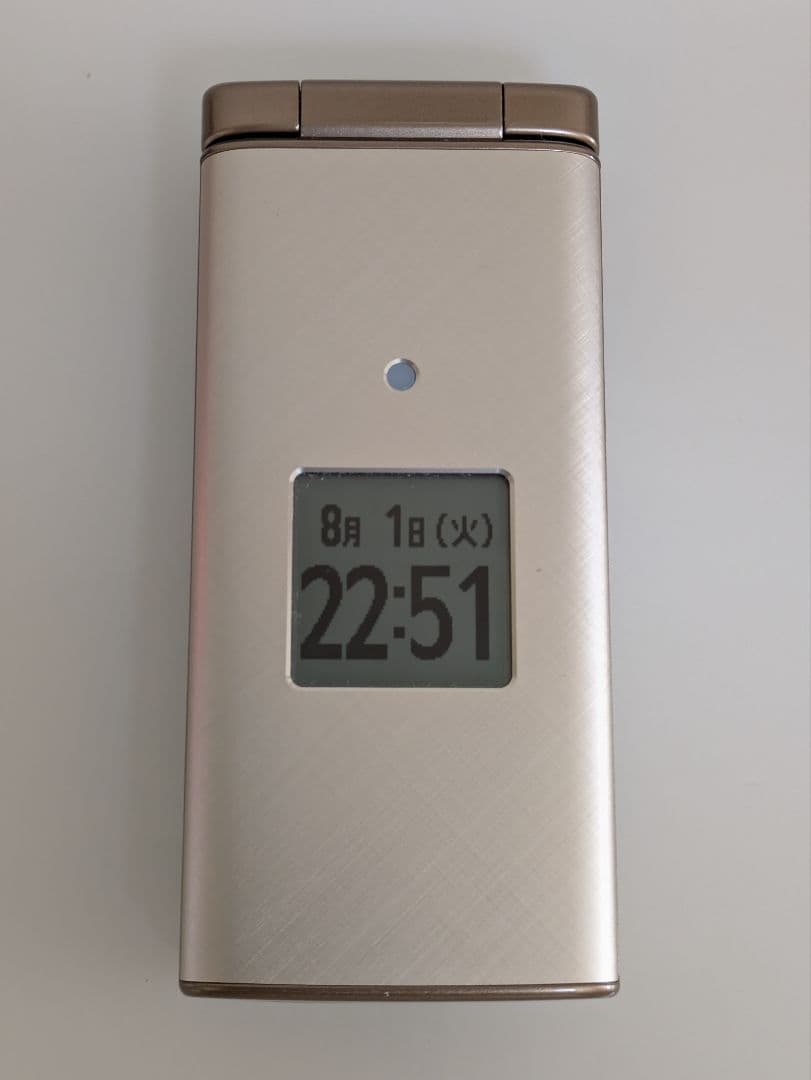 【美品】au簡単ケータイ KYF38本体シャンパンゴールド 充電器付き