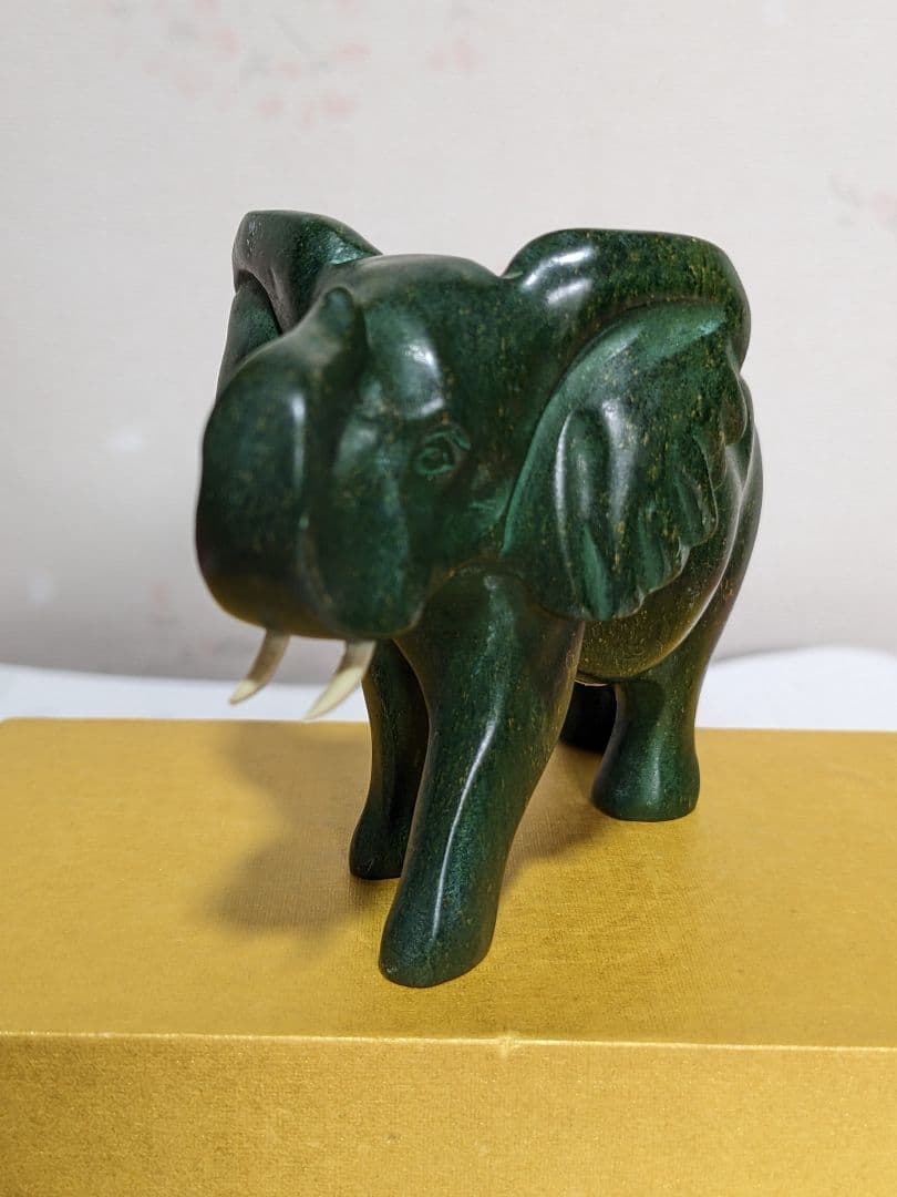 ♦VERDITE バーダイト 象彫刻置物飾り 南アフリカ共和国産 宝飾品 レア物