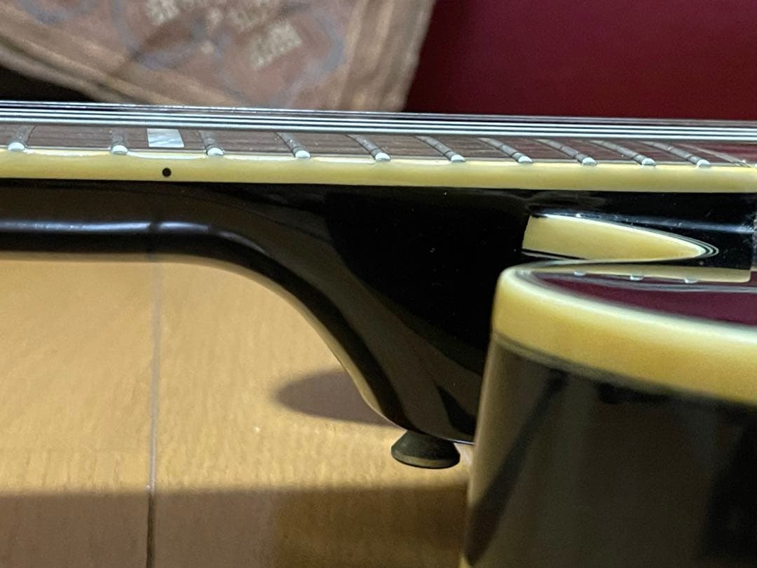 高級感のあるセミアコ　エピフォン　シェラトン　Ⅱ EB　中古