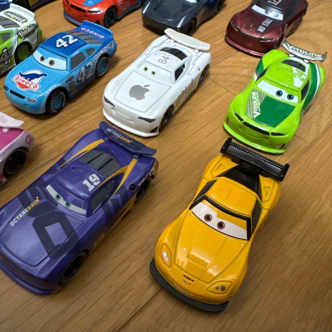 美品‼️早い者勝ち‼️トミカ　カーズ　ミニカー‼️次世代レーサーメイン11台セット‼️
