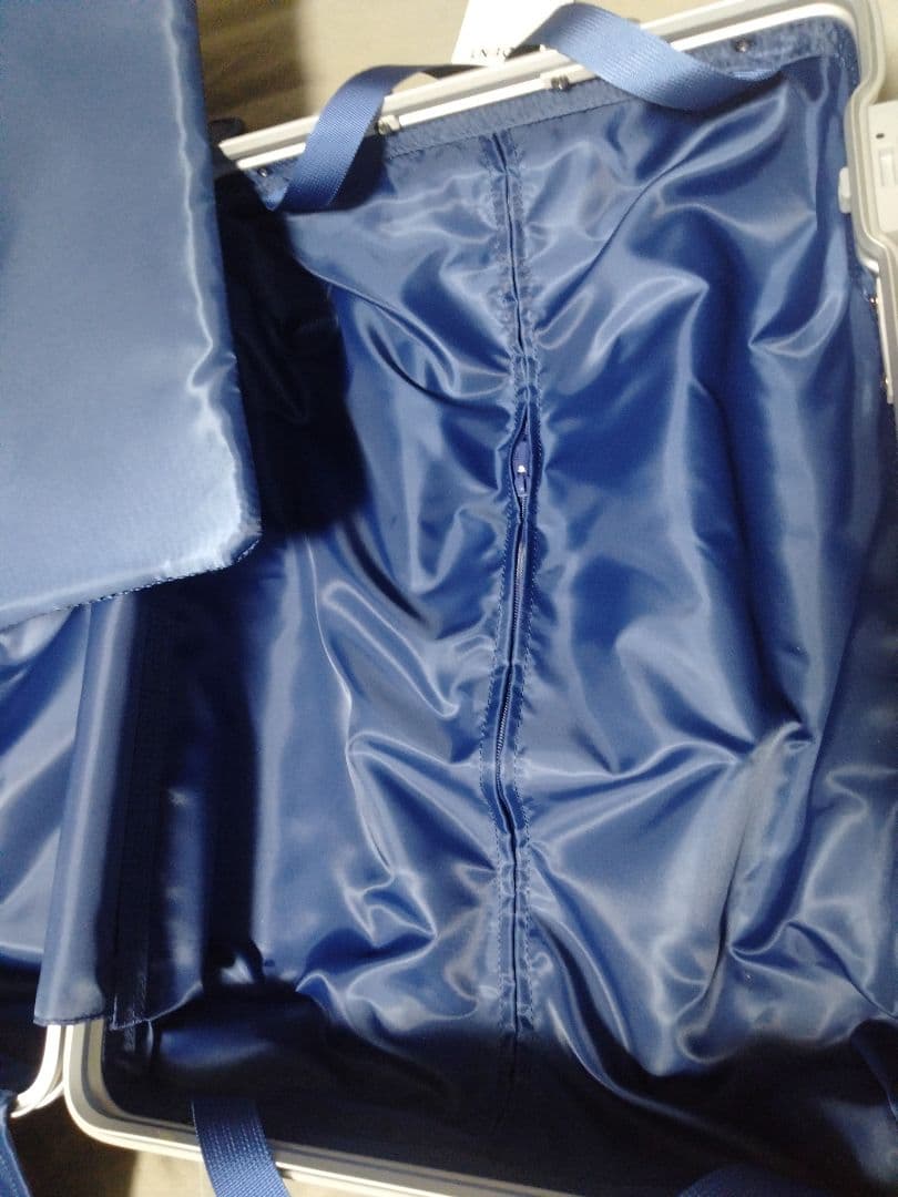 シルバー アルミニウム製 キャリーケーススーツケース機内持込対応