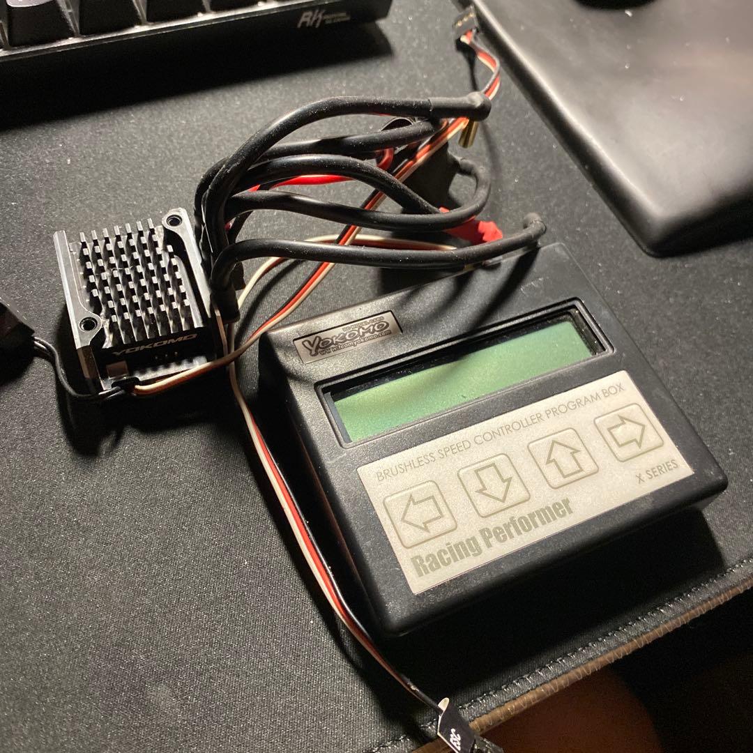 ヨコモ レーシングパフォーマーアンプ＆プログラムカード元箱説明書あり。