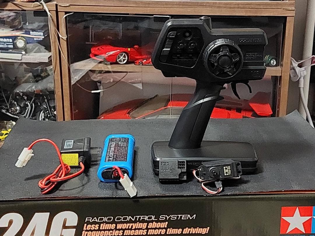 タミヤ ファインスペック2.4G プロポ・受信機・サーボ・バッテリー・充電器