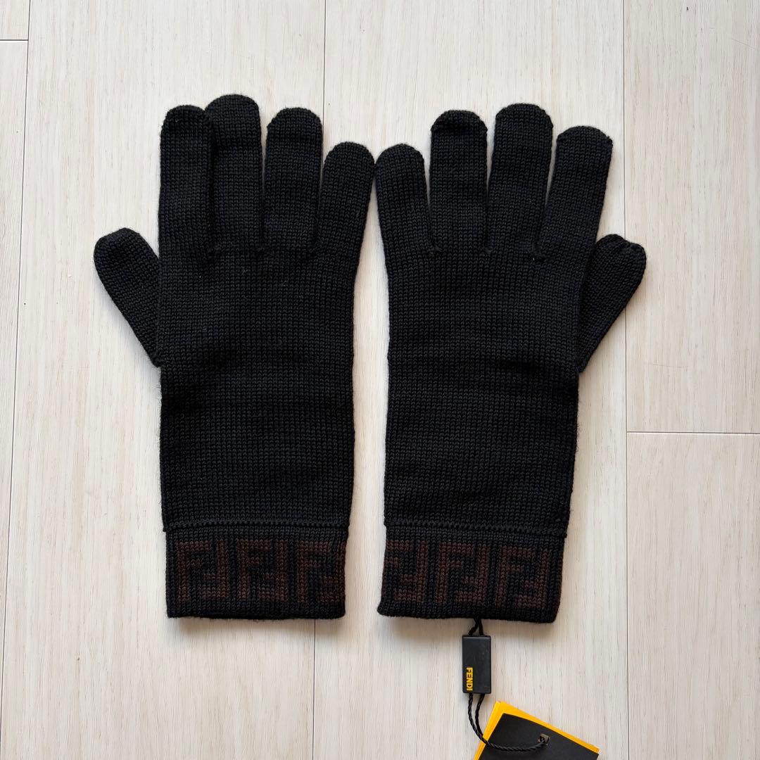 【新品】FENDI フェンディ ズッカ柄 ニット 手袋 黒