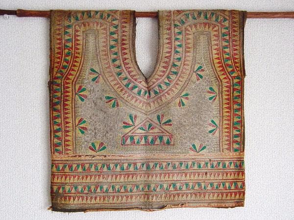 インドネシア　19世紀 スマトラ島の総刺繍ベスト　アンティーク