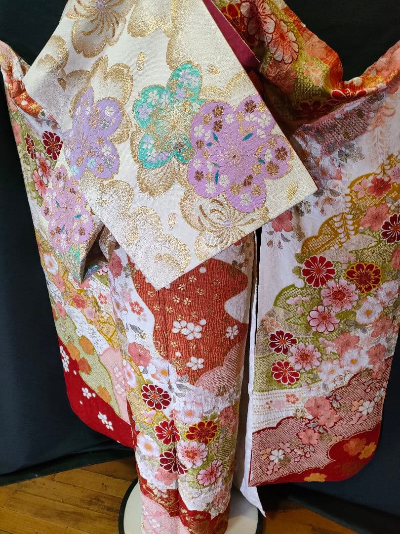 【お手続き中】絞り　疋田絞り　本振袖　古典柄　白系