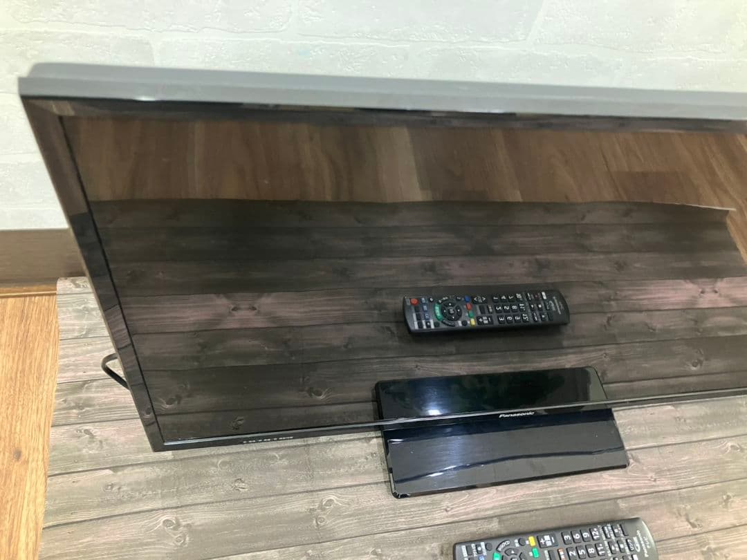 【液晶テレビ　Panasonic】2017年製　TH-32E300　リモコン付き