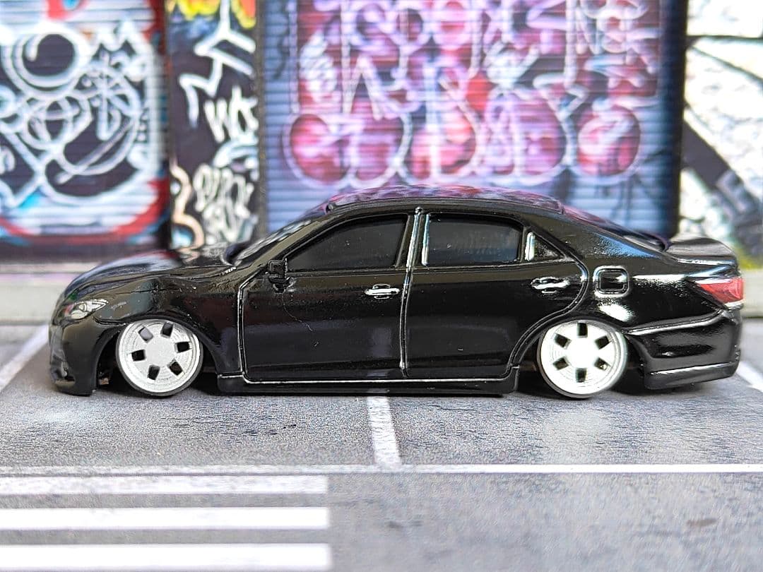 トミカ改造 トヨタ 21クラウン VIP仕様 全塗装 深リム ホットウィール