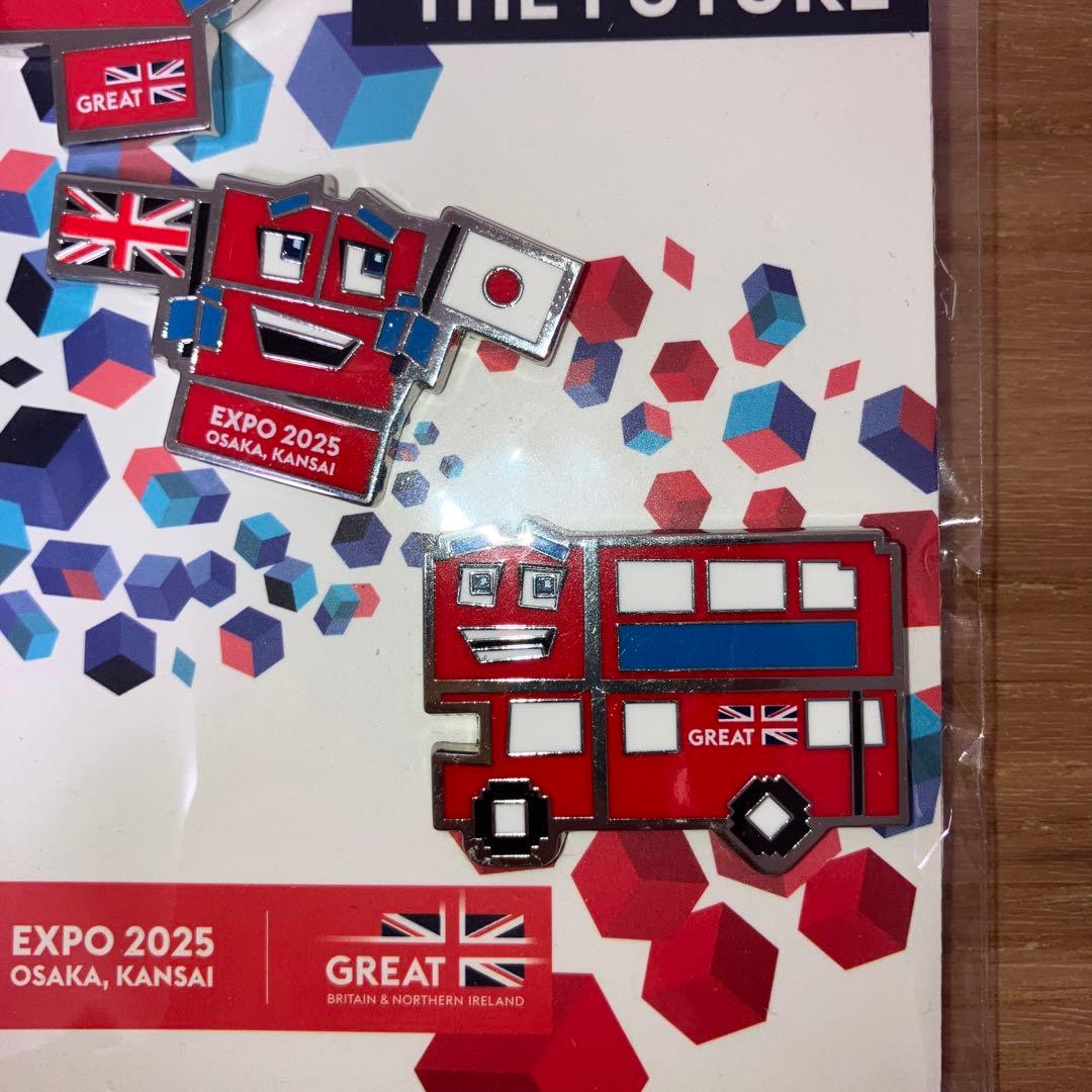 大阪・関西万博　イギリスパビリオン　PIXピンバッジ　3種類
