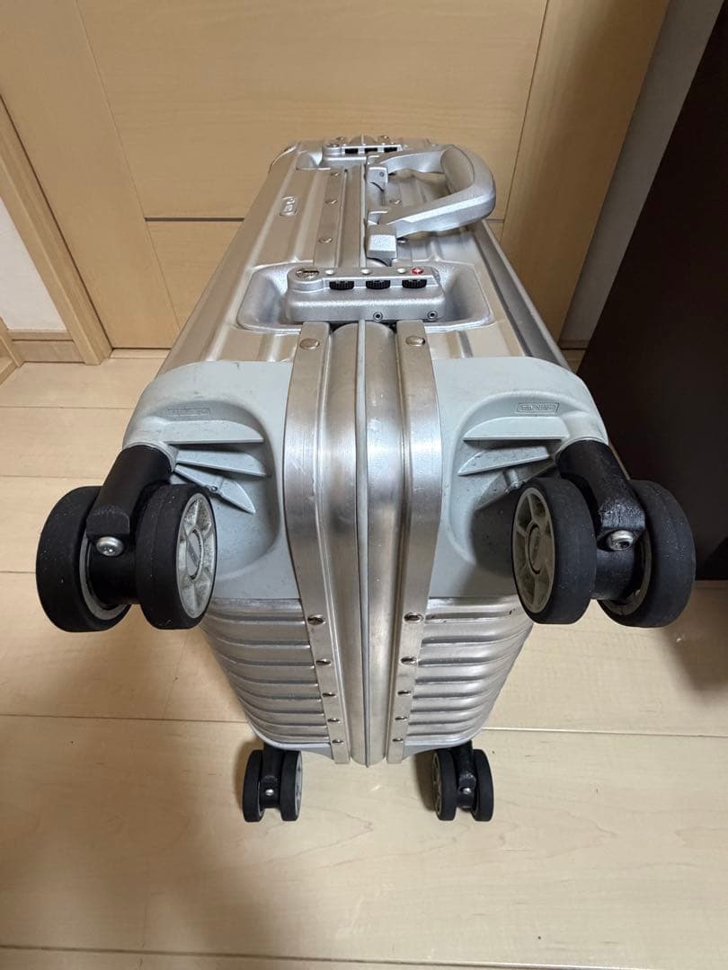 RIMOWA TOPAS 32L 機内持ち込みサイズ 4輪 TSAロック
