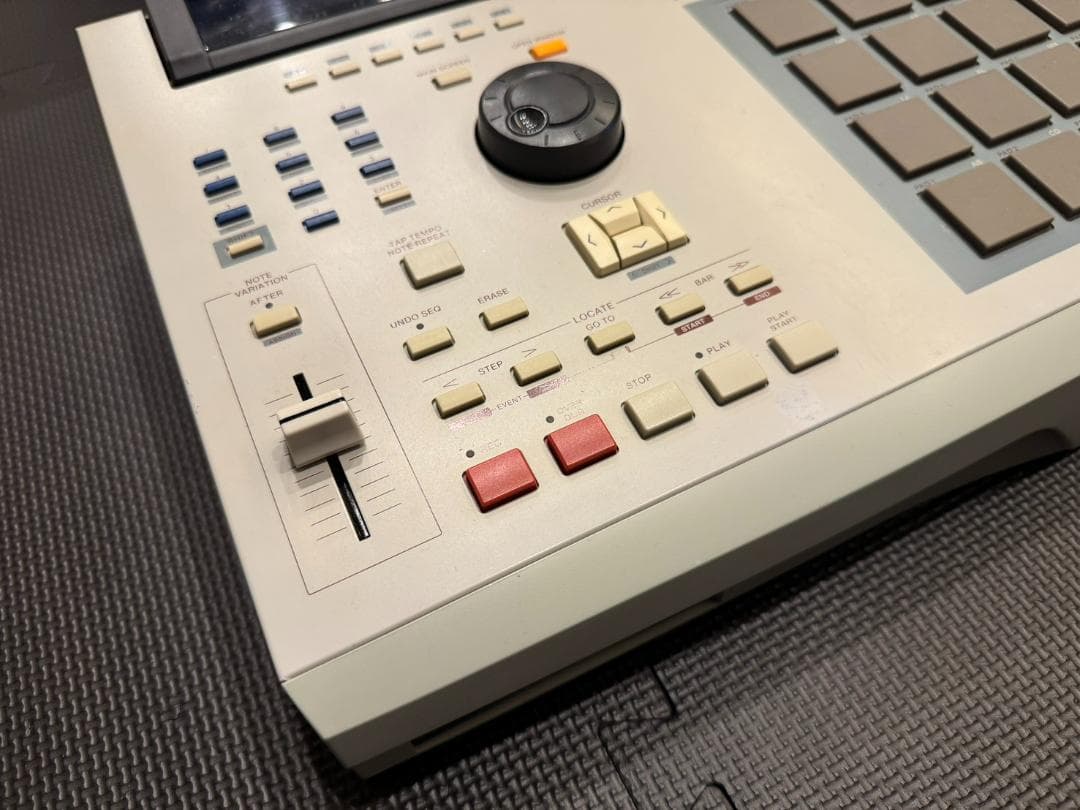 AKAI（アカイ） MPC 2000XL CF