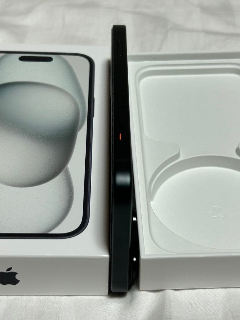 Apple iPhone 15 ブラック 本体 256GB simフリー