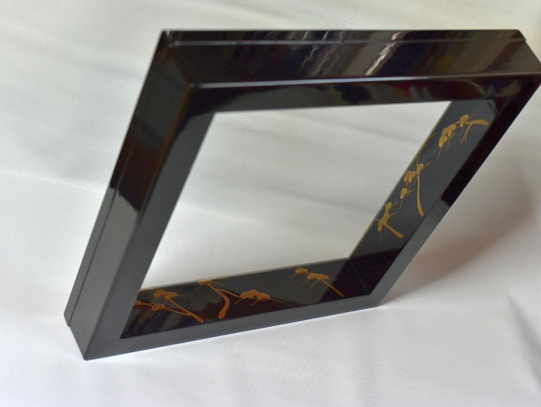 輪島塗信子造　炉縁松柄真塗蒔絵秋　【極上品】囲炉裏、お茶道具／共箱