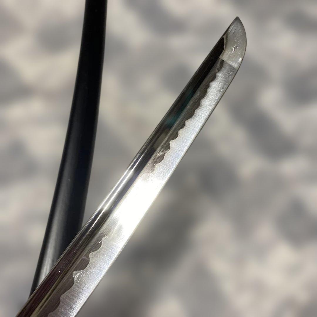 居合刀 黒柄 菊花透し丸鍔 黒木肌鞘