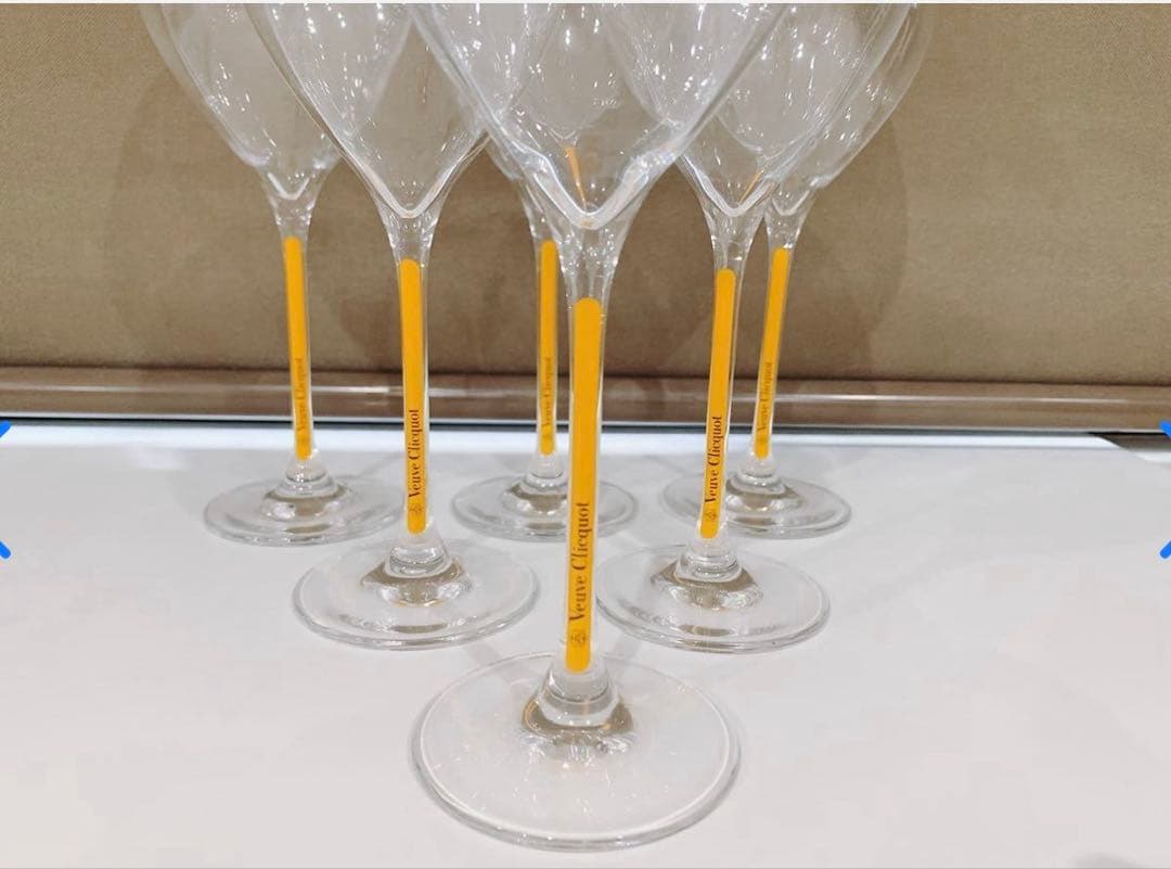 二箱　　新品　ヴーヴクリコ　シャンパングラス