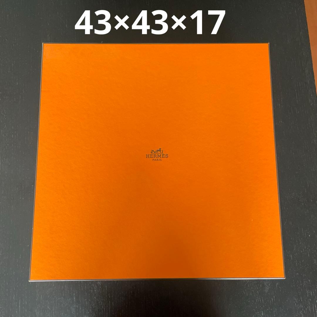 エルメス　空箱　43×43×17 リボン付き