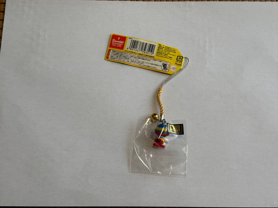 ハローキティ　みつばちハッチ　根付　ストラップ　2010