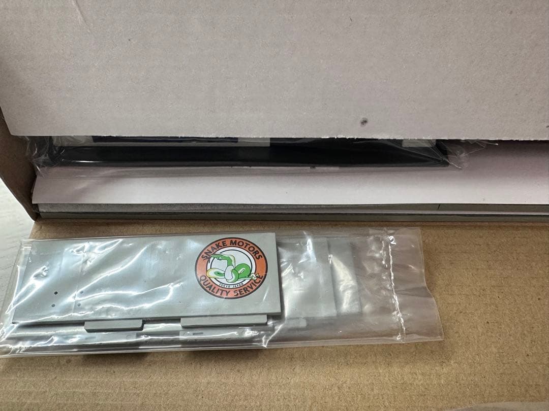 トミカラマ　スネークモータース社屋 ジオラマ　1/64