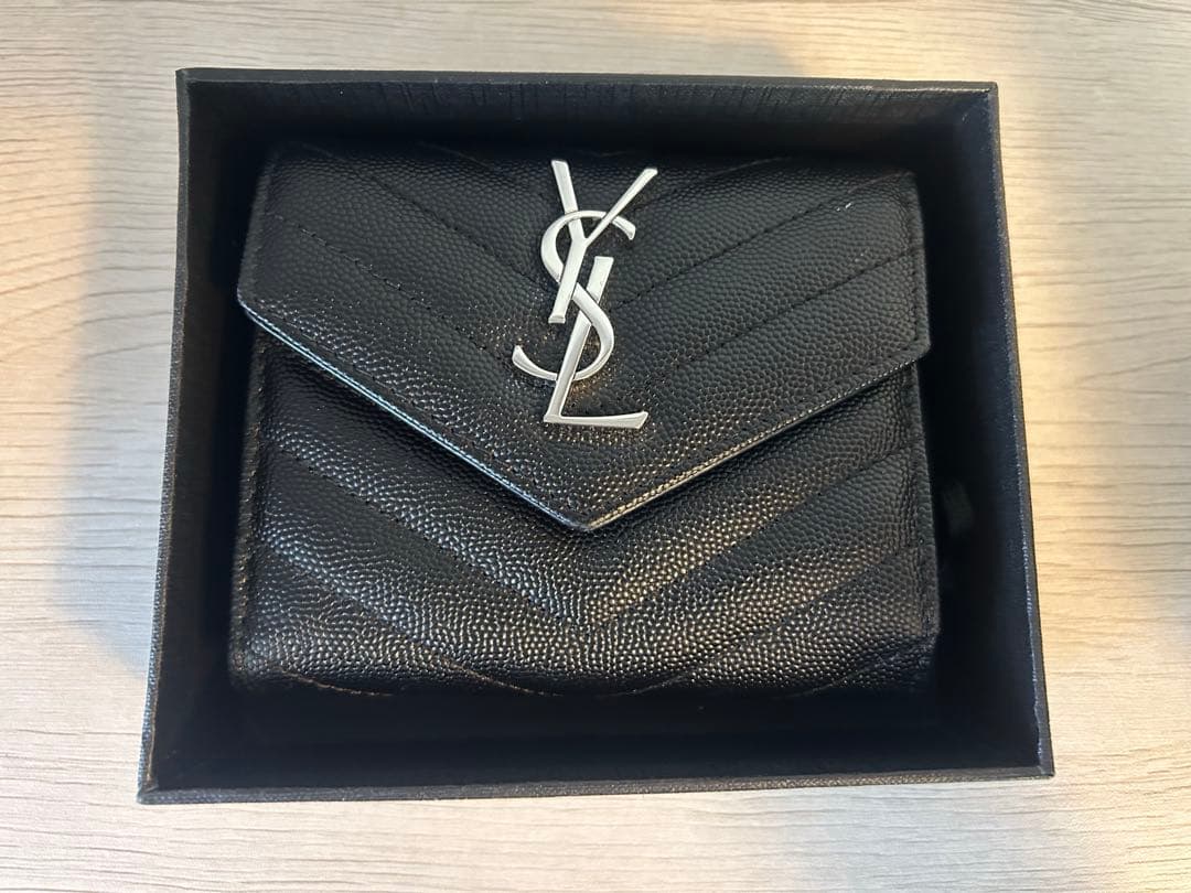 イヴサンローラン 三つ折財布 黒